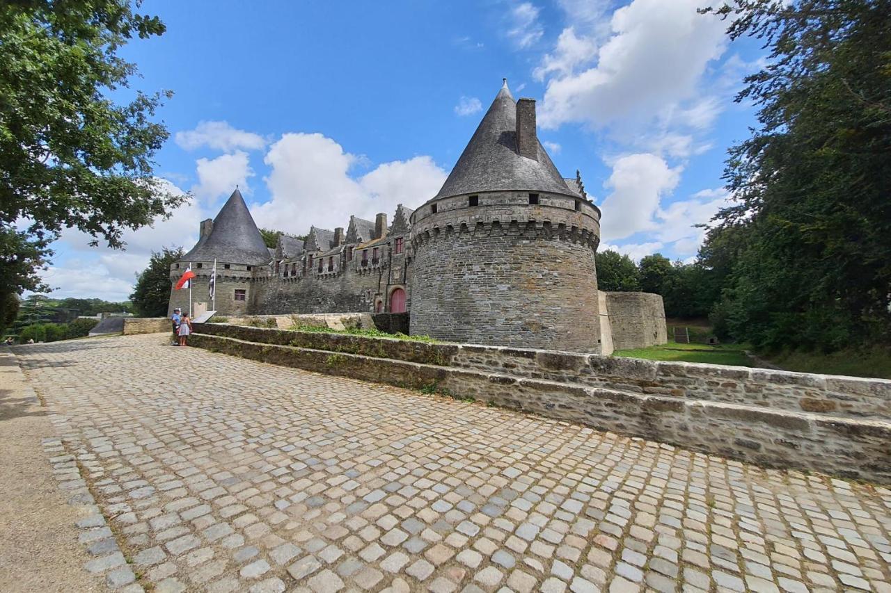 Le Duplex Du Chateau Centre Ville Calme Pontivy Bagian luar foto