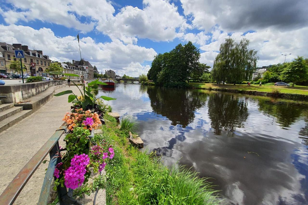 Le Duplex Du Chateau Centre Ville Calme Pontivy Bagian luar foto